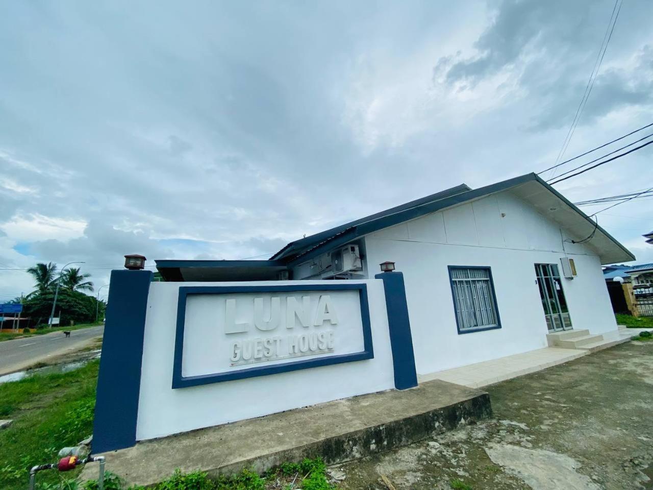 Luna Guesthouse 露娜旅馆 Semporna Exterior photo