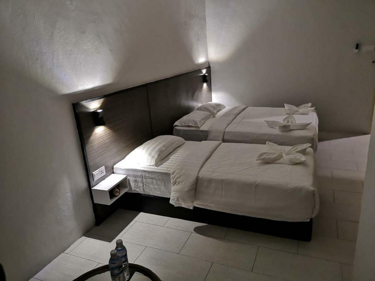 Luna Guesthouse 露娜旅馆 Semporna Exterior photo